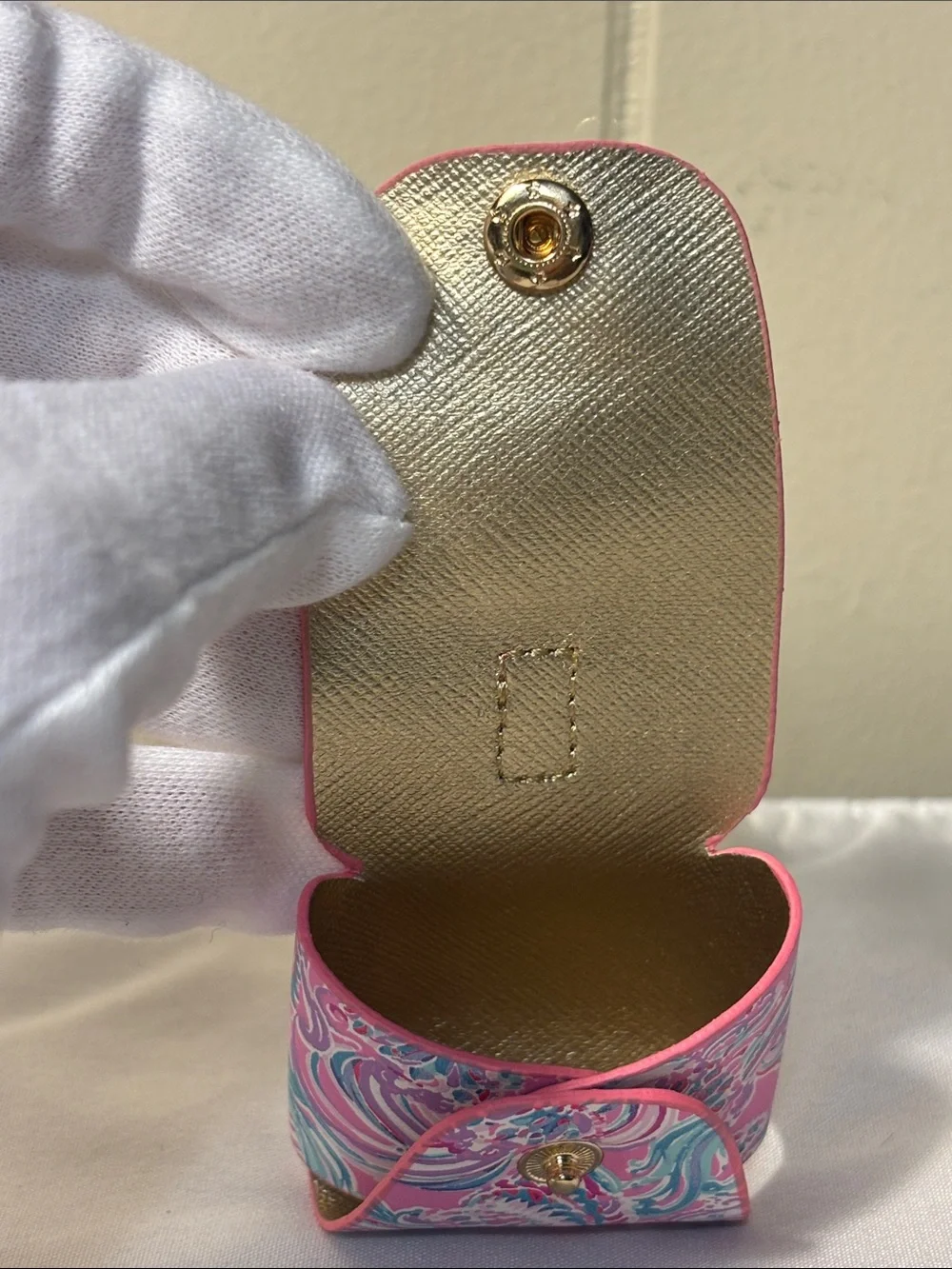 NIB/NWT Lilly Pulitzer AirPods 1&2 Keychain Case - Don’t Be Jelly DISCONTINUED!